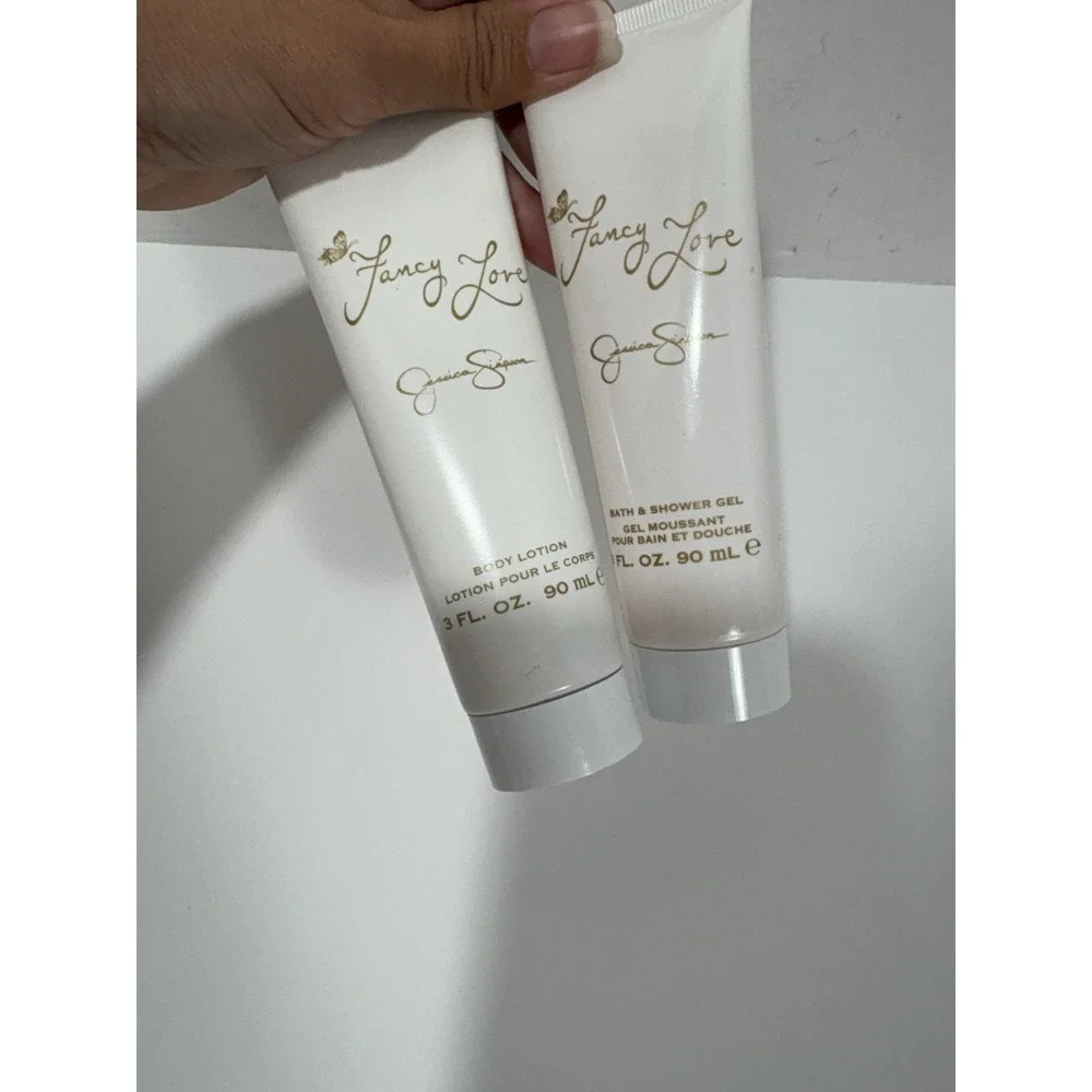 Jessica Simpson set fancy